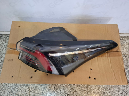 خطر گلگیر راست اریزو ۶ پرو شرکتی